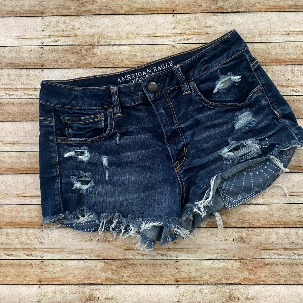 American Eagle Festival shorts